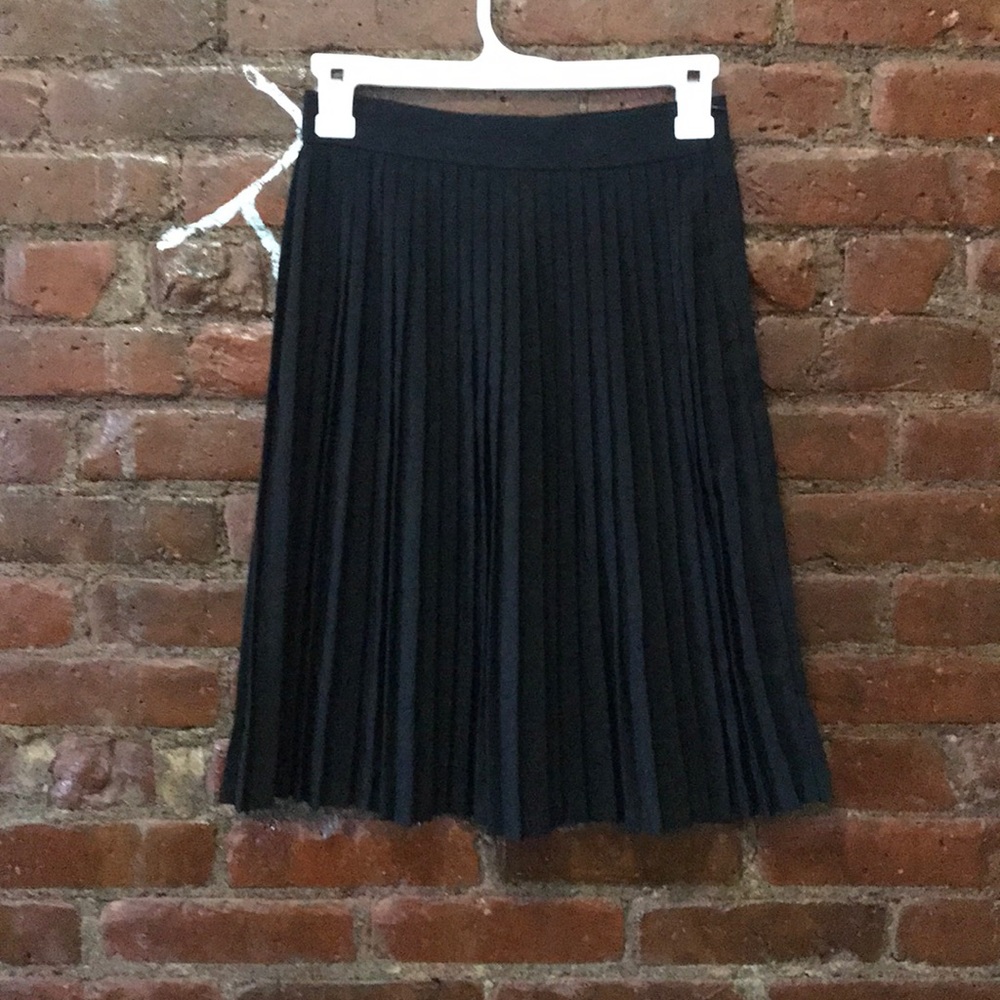 American Apparel Pleated Black Skirt XS